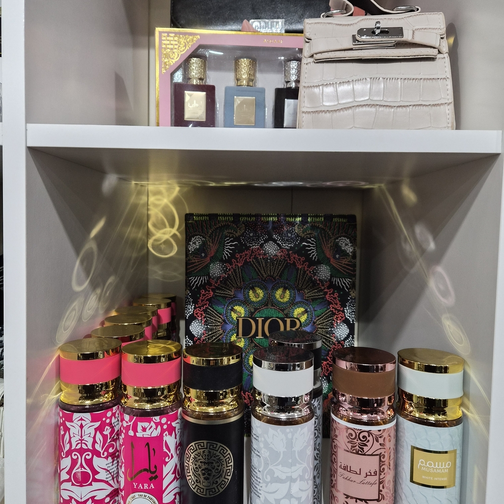 Ara Makeup Organizer - Pink, Black, White, Gold